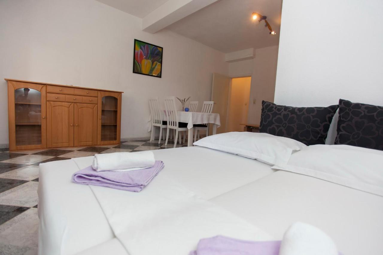 Apartments Damjanovic Makarska Quarto foto