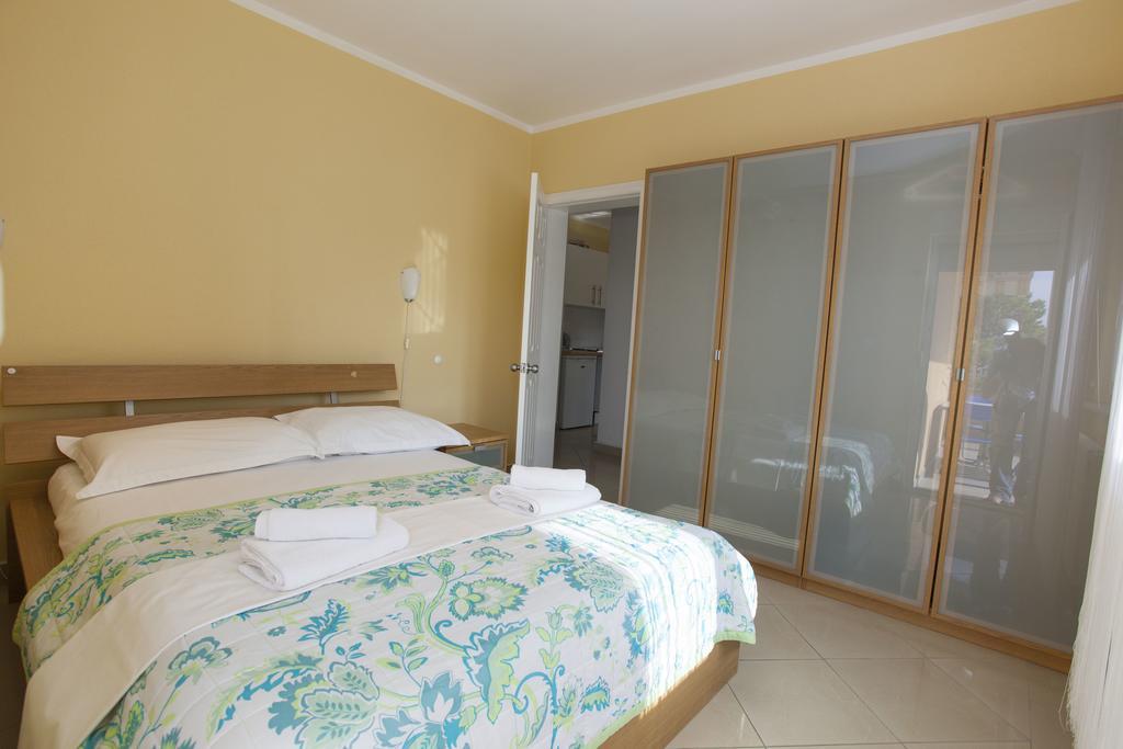 Apartments Damjanovic Makarska Quarto foto