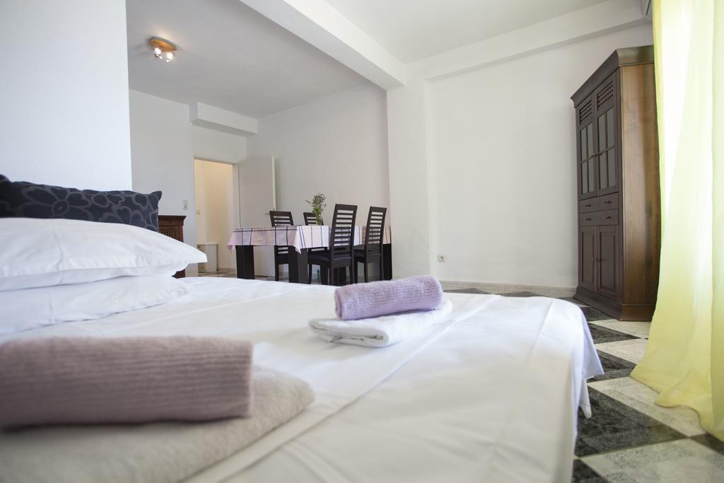 Apartments Damjanovic Makarska Exterior foto