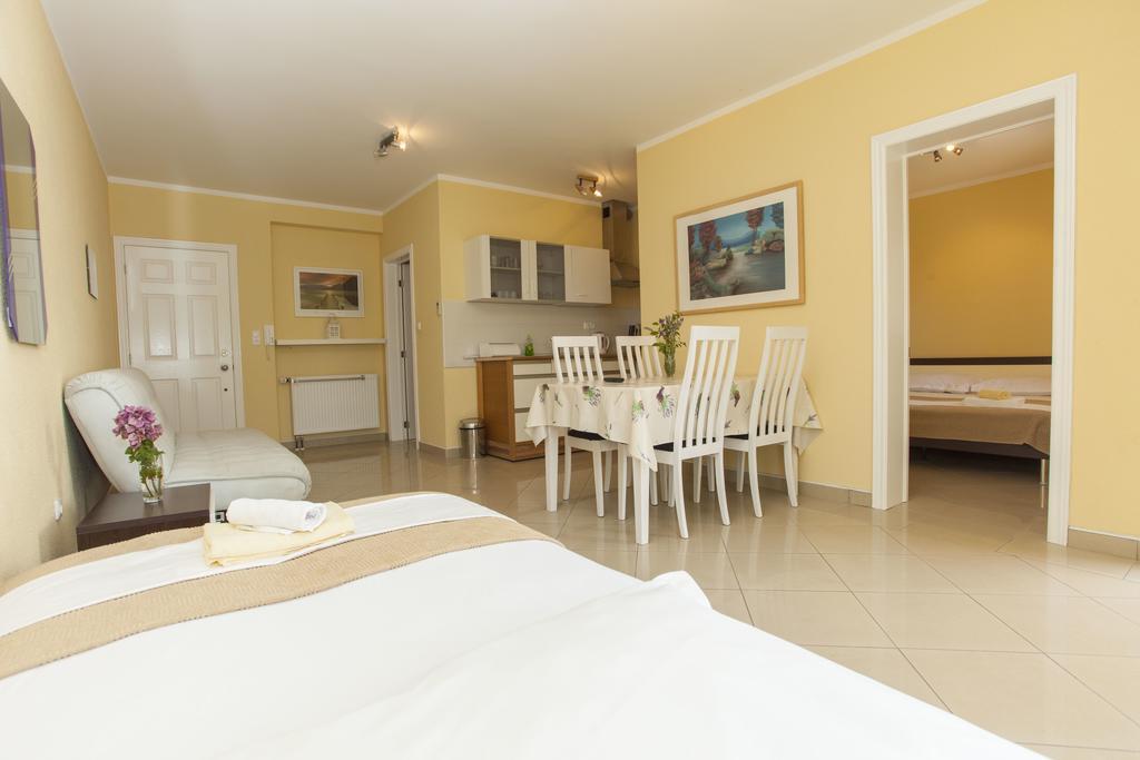 Apartments Damjanovic Makarska Exterior foto