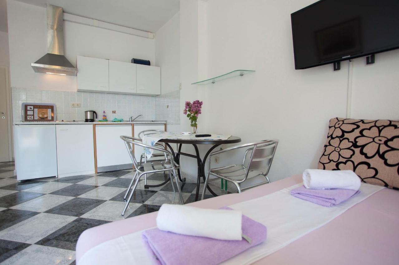 Apartments Damjanovic Makarska Quarto foto