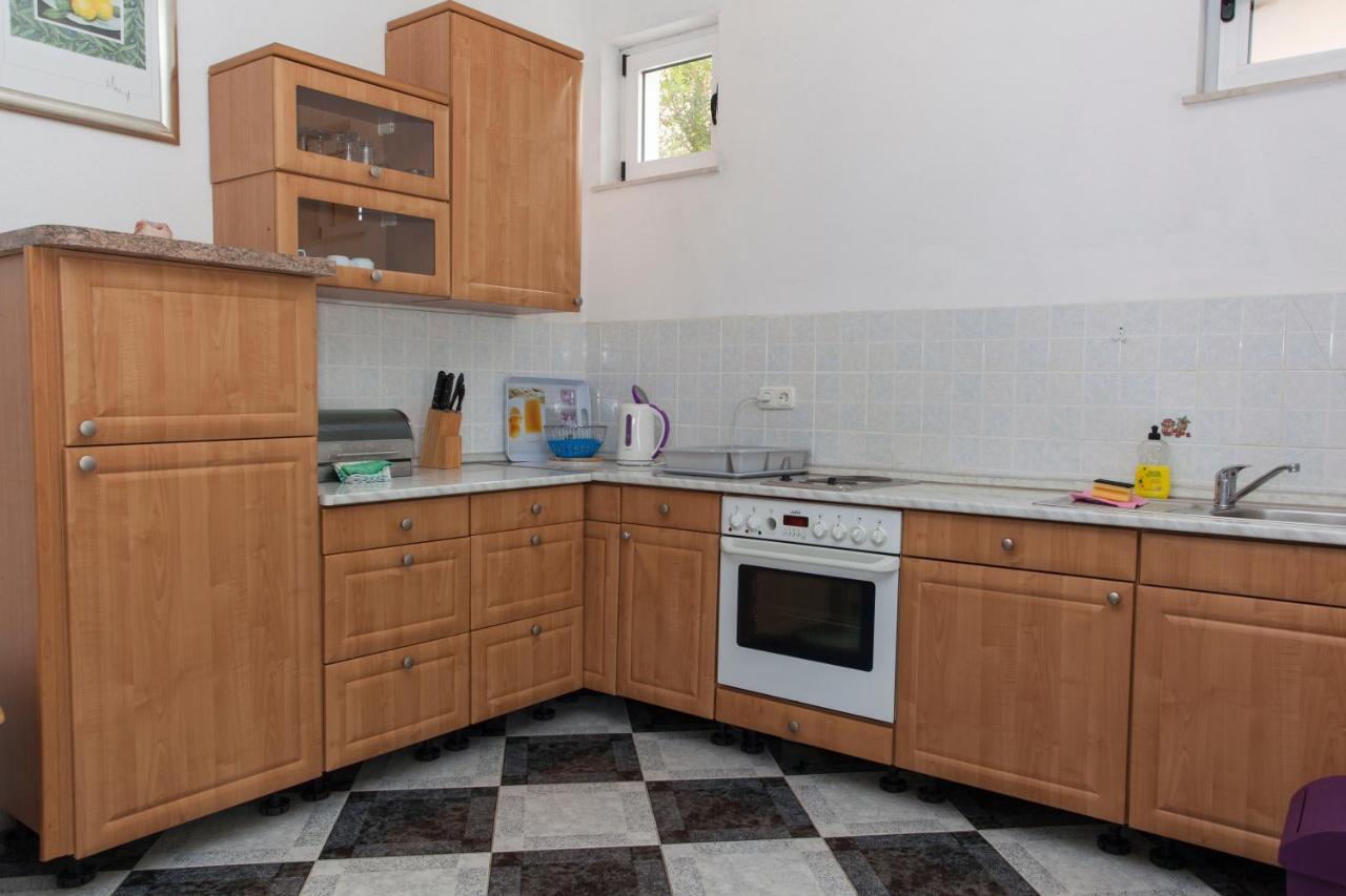 Apartments Damjanovic Makarska Exterior foto